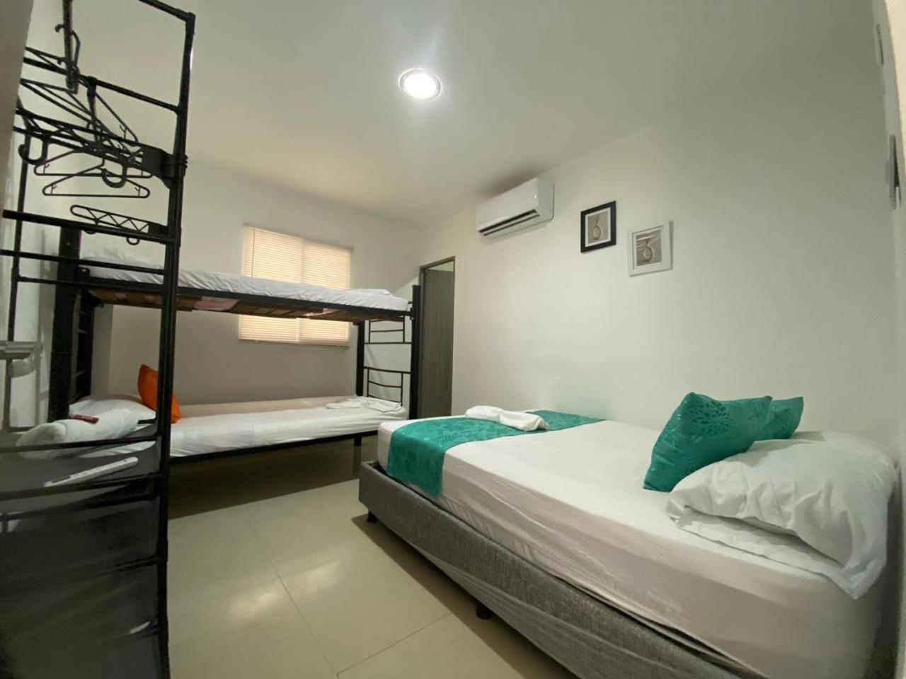 Shekinah House Guest house *